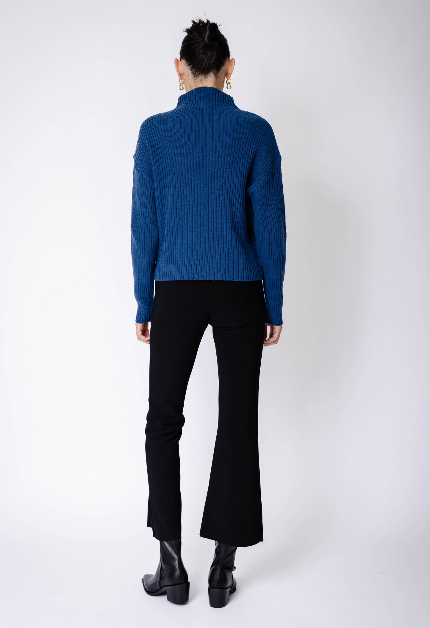 Robin Cashmere Blend Sweater In Deep Blue