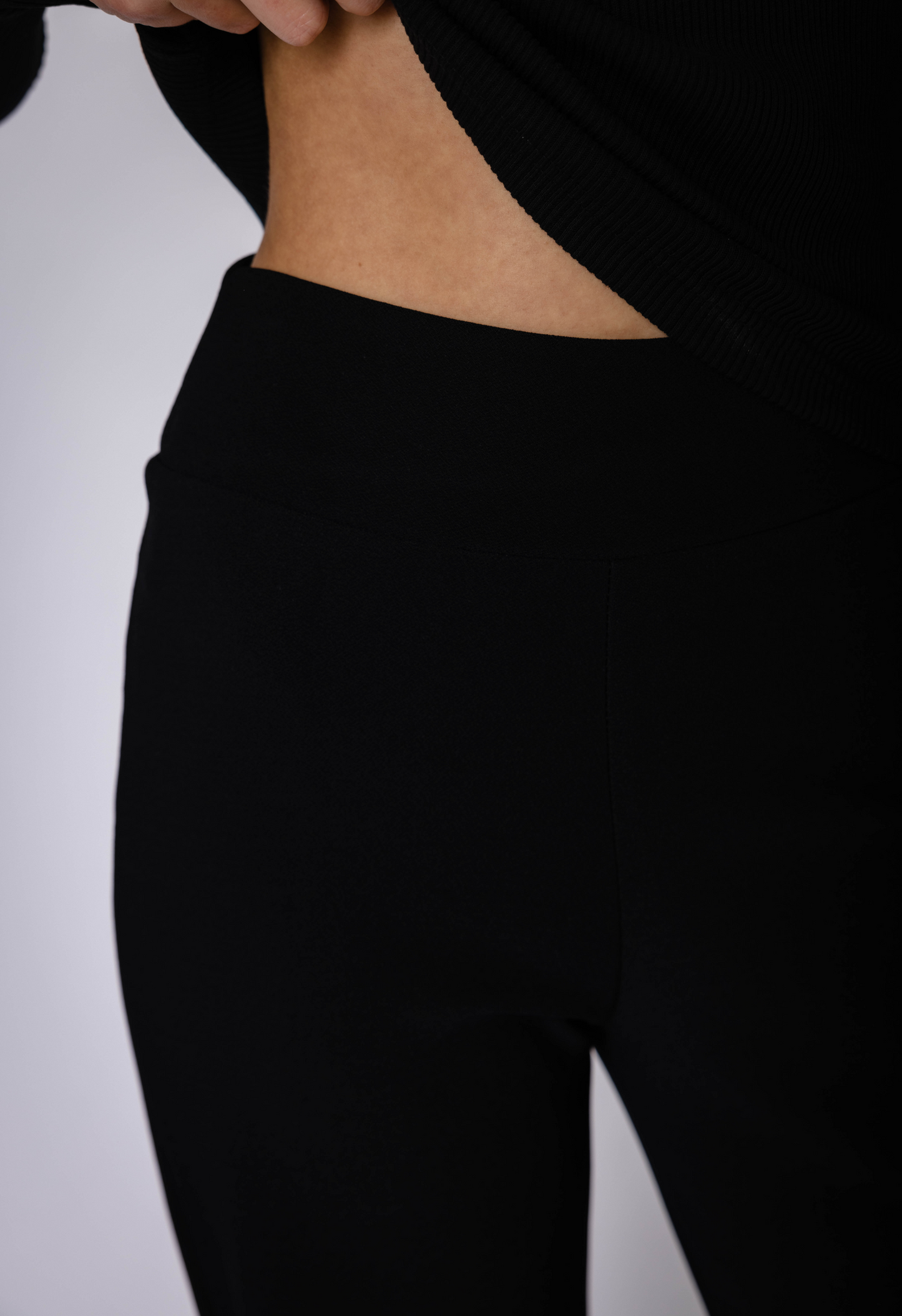 Remi Wide Leg Trouser In Black