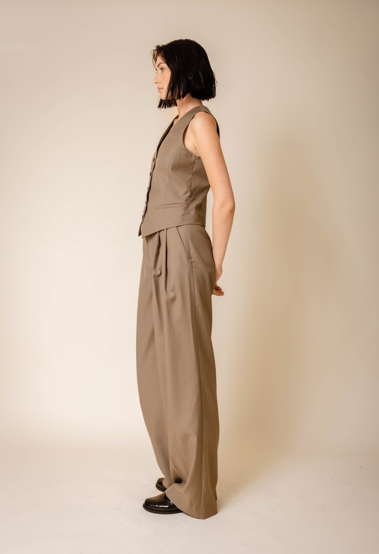 Lumin Vest In Taupe