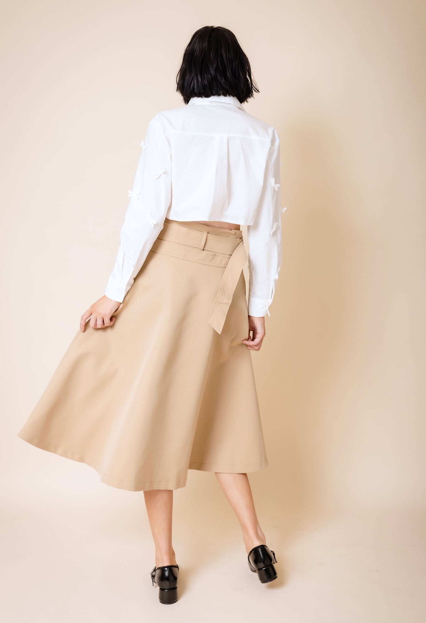 Cropped Bowtie Button Down In White
