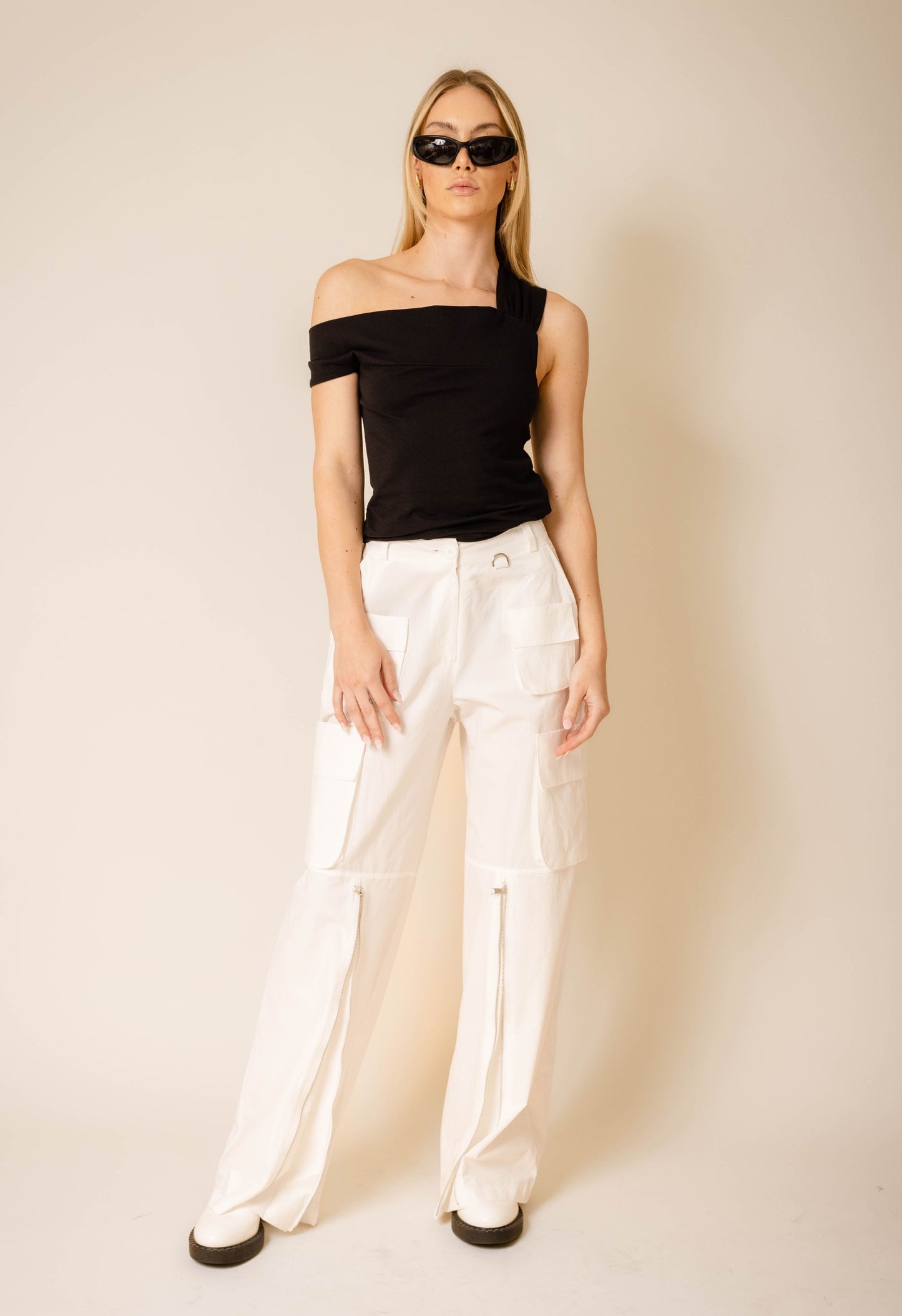 Crepe off Shoulder Top In Black