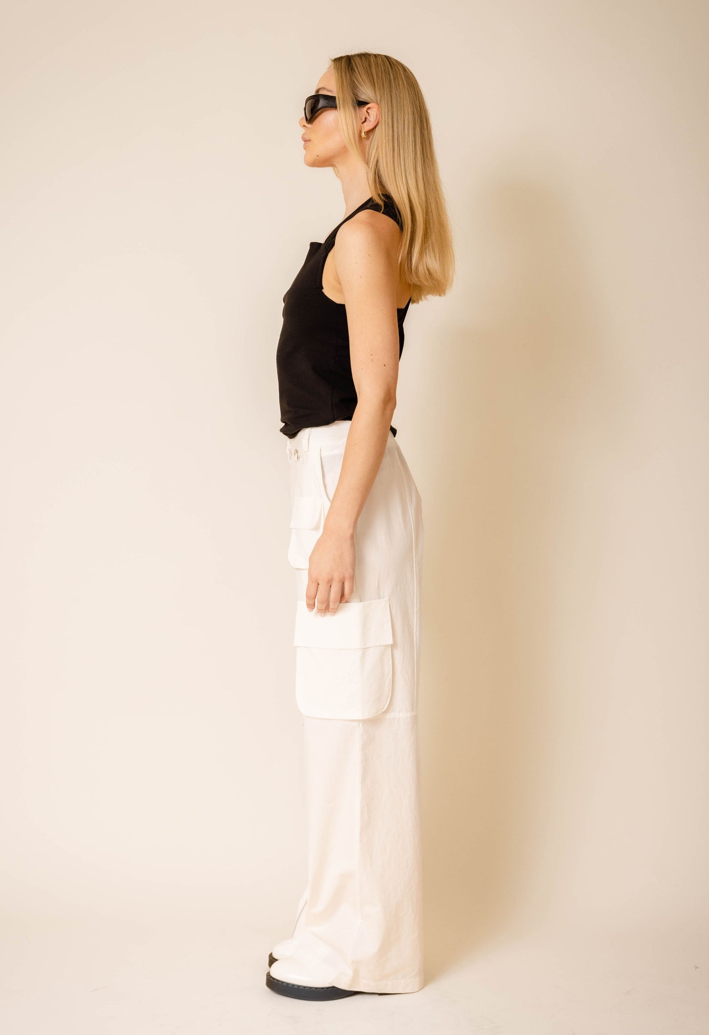 Crepe off Shoulder Top In Black