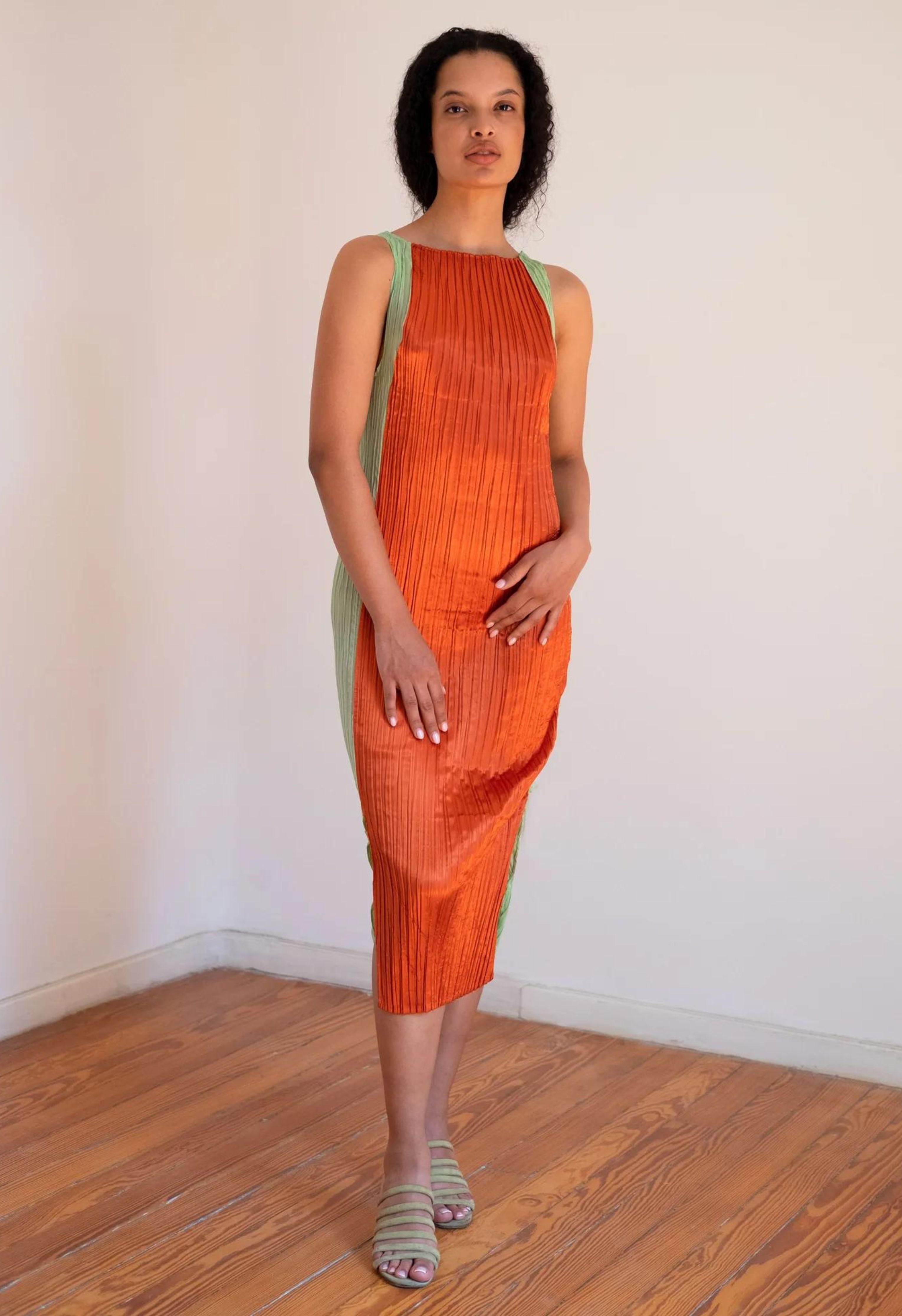 Contorno Dress in Rust/Green The NKC Store Contorno Dress in Rust/Green The NKC Store