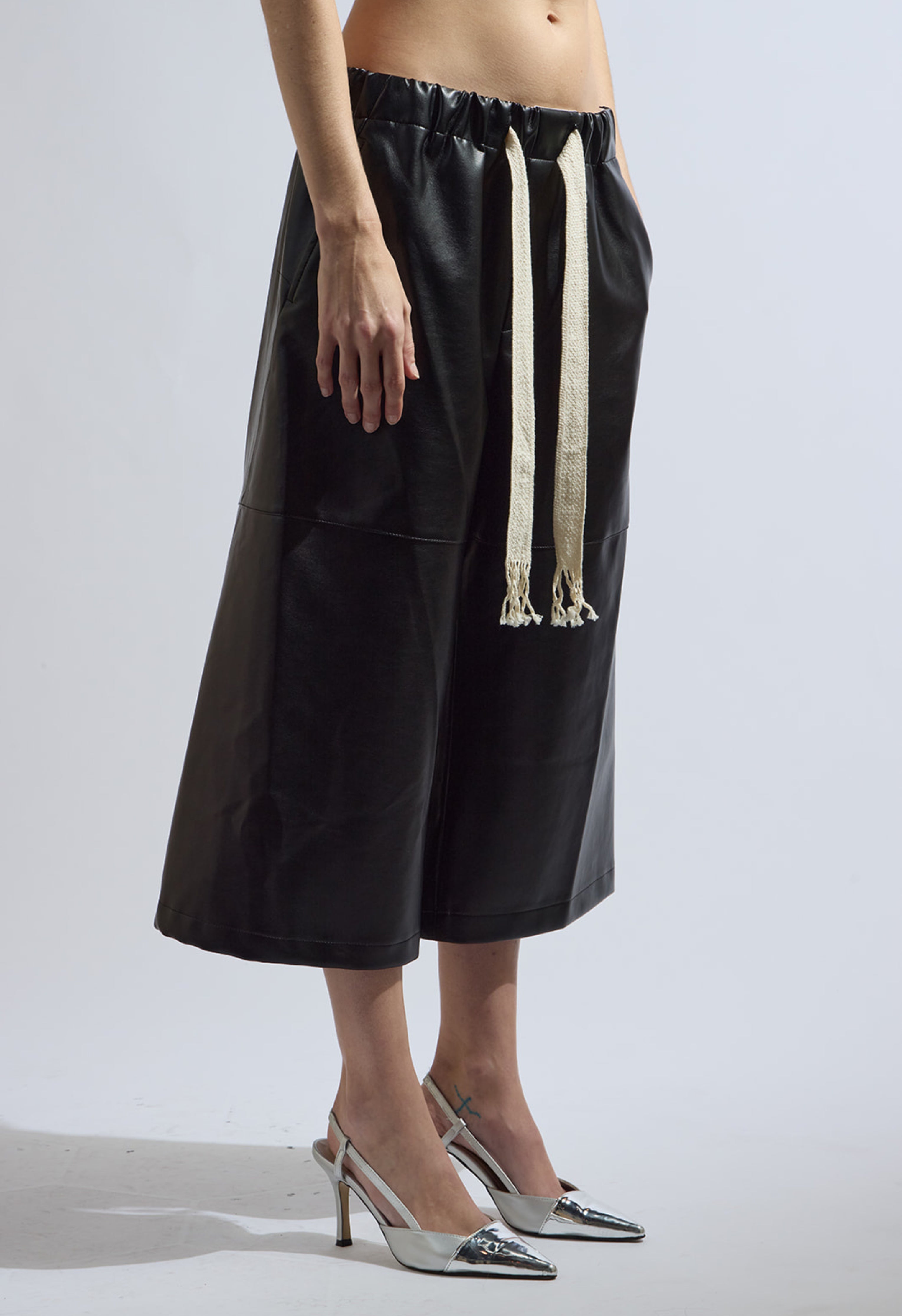 【YOURNUS】Vegan Leather Wide Cropped Pants Azilia Vegan Leather Wide Leg Cropped Pants – The NKC Store