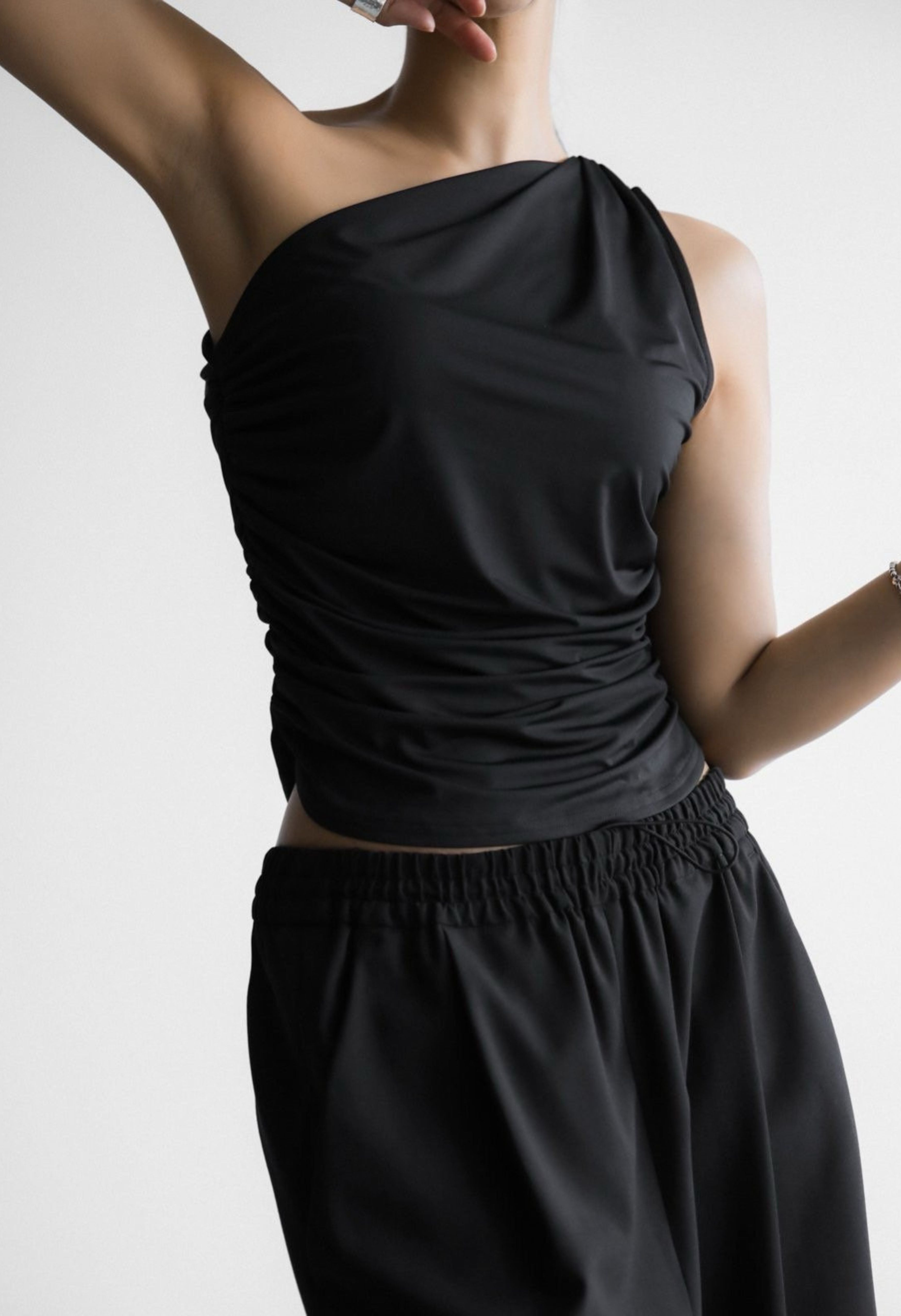 andmary Sonia logo tops Black
