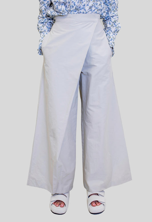 Front Fold Trouser in Beige
